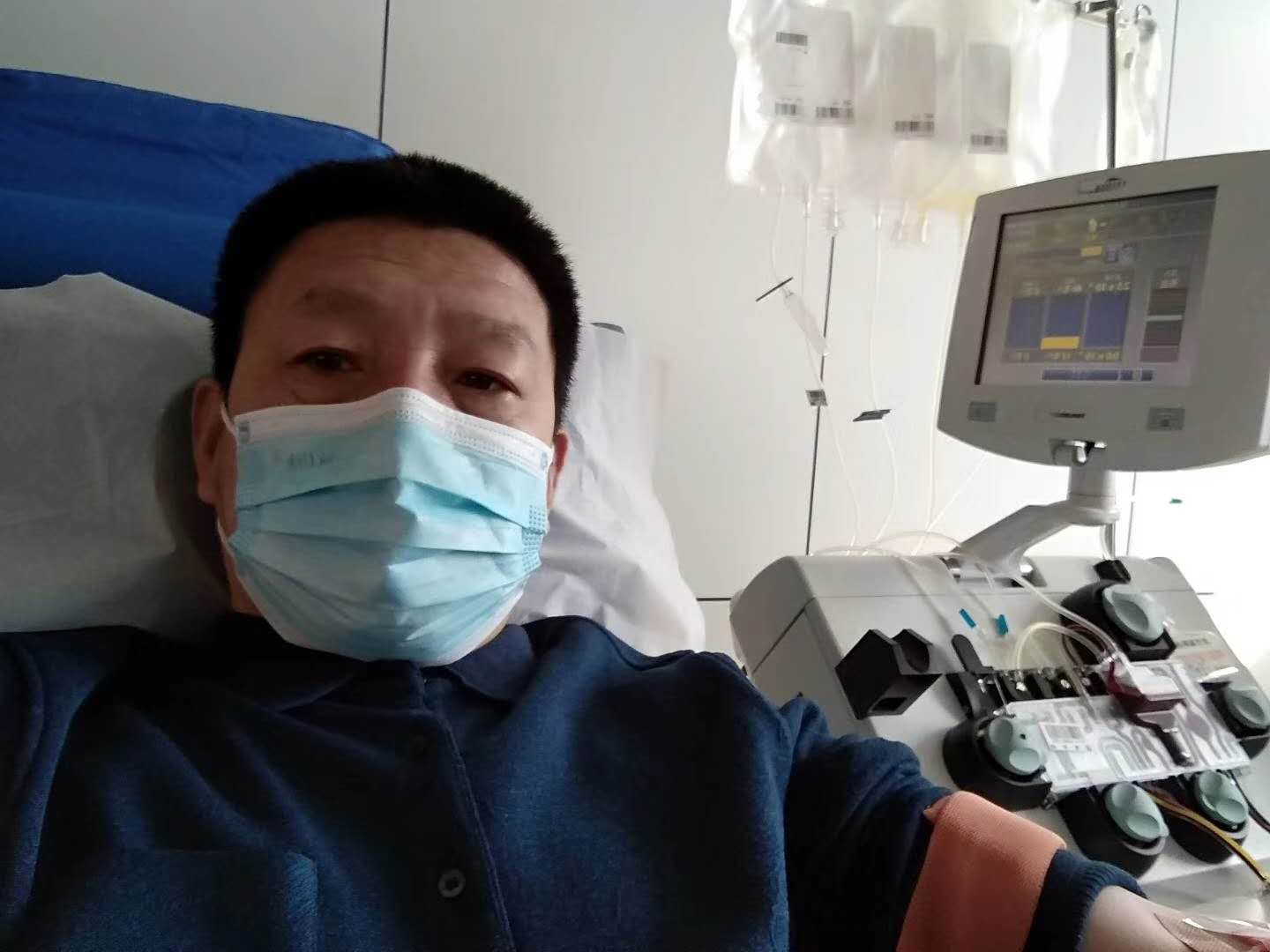 让党徽在疫情防控工作中熠熠生辉